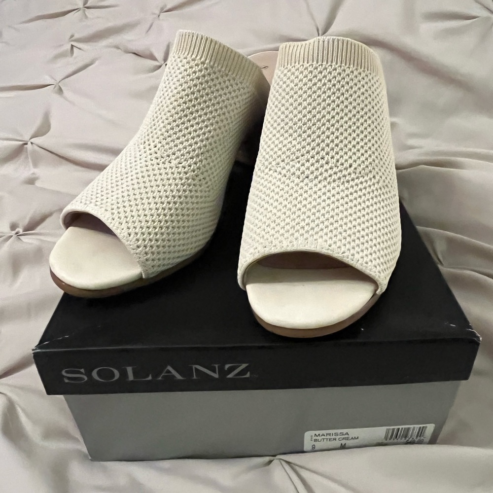 Solanz Peep Toe Sandal Block Heel Size 9